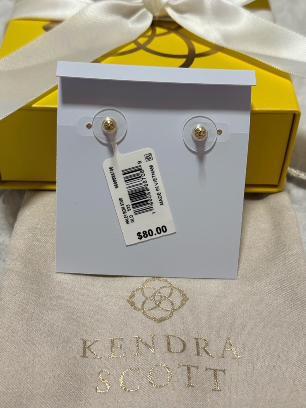 NWT Kendra Scott Haley Bow Gold Stud
Earrings in Blush Mother of Pearl - Picture 6 of 7